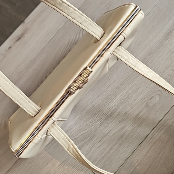 Vintage JR White Leather MCM Shoulder Bag - Picture 6 of 15